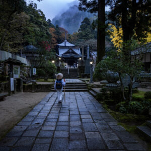 さぬき市市長賞 「夜明けの参道」 芝﨑　静雄