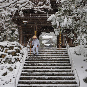 入選 「雪中巡礼」 中塚　英男
